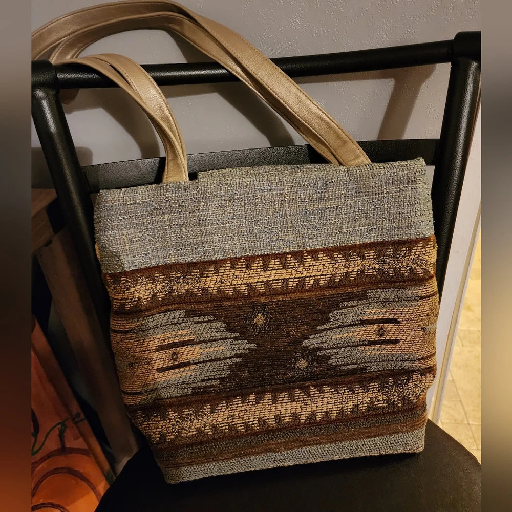 The Sak brand woven purse. - Picture 2 of 8
